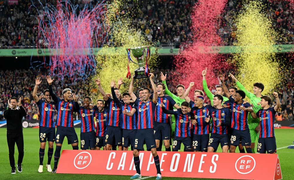 Xavi celebra LaLiga: «Habéis estado espectaculares, tengo la 'gallina de piel'»