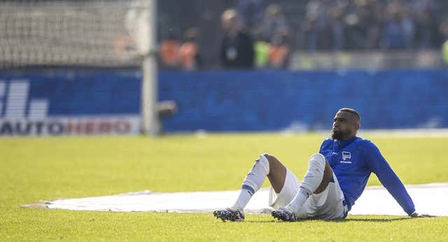 El drama de Prince Boateng en su posible retirada: llorando solo en el campo