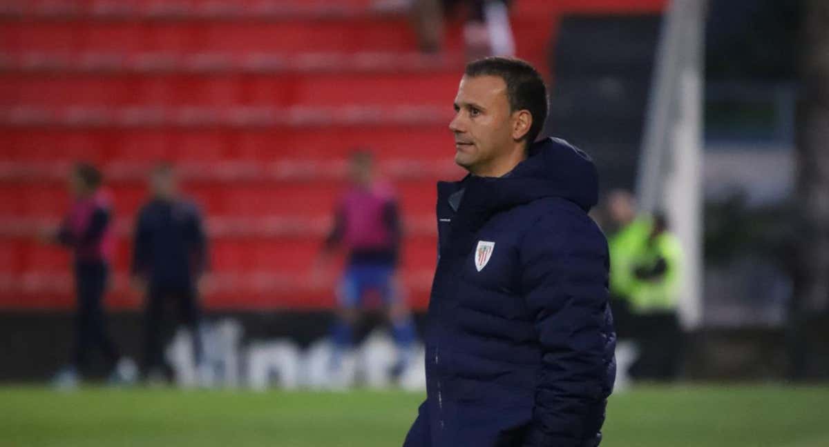 Álex Pallarés, durante un partido con el Bilbao Athletic.