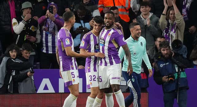 El Valladolid se carga al campeón y se acerca a la permanencia