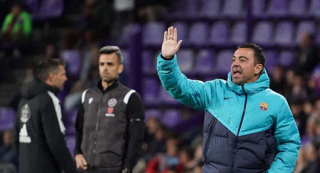 Xavi: «Me sorprende que le quiten la roja a Vinicius, es impepinable que hubo una agresión»