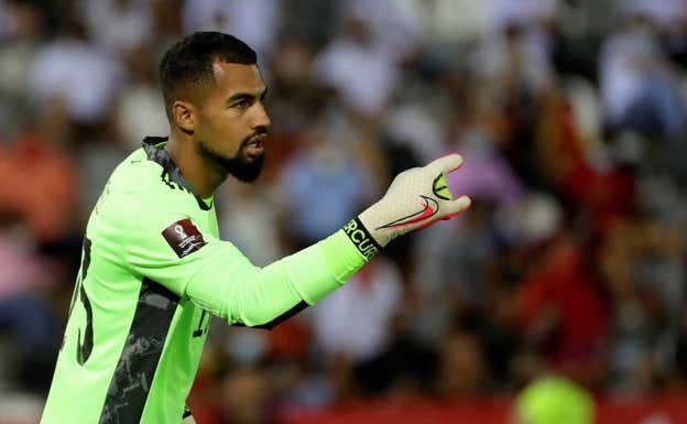 Robert Sánchez jugando con la Selección Española. LVA