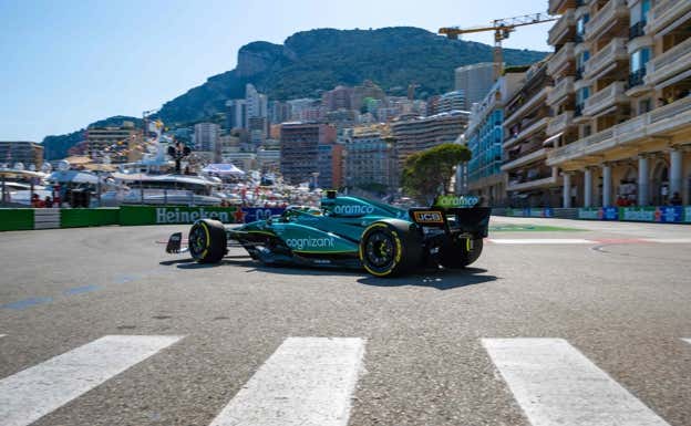 Fernando Alonso, en los entrenamientos libres del GP de Mónaco 2023.  AFP
