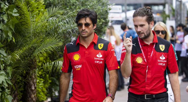 Carlos Sainz, «cabreado» tras la clasificación: «Encontrarte a tres coches en tu vuelta rápida no puede ser»