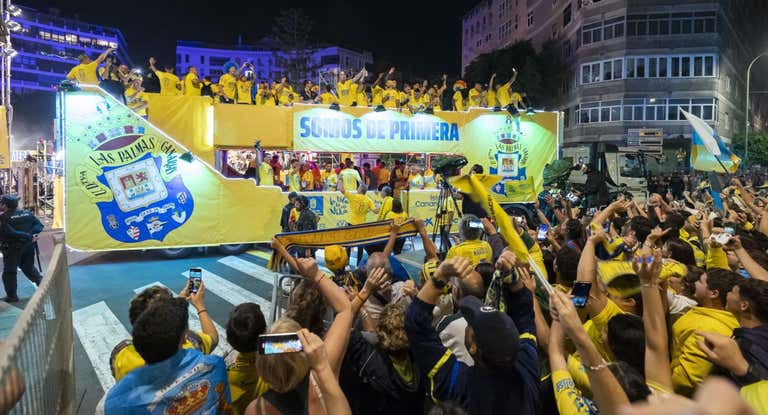 Fiesta de la UD Las Palmas tras lograr en ascenso a LaLiga Santander.