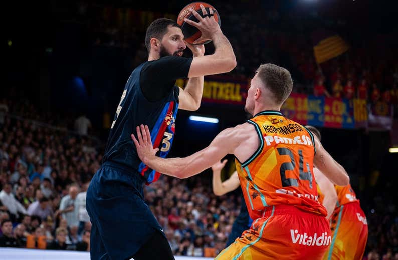 Un Mirotic de récord pone el 1-0 para el Barça