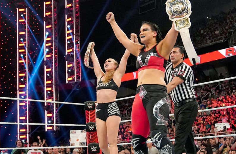 Ronda Rousey logra su objetivo: gana el título de parejas de WWE con Shayna Baszler
