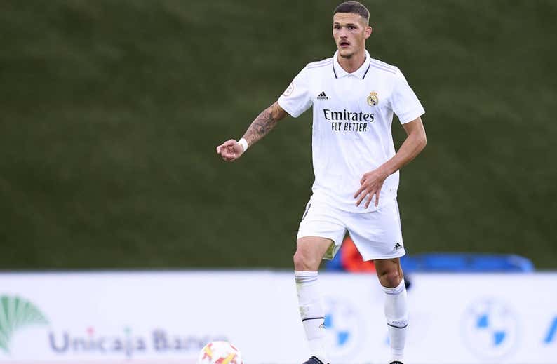 Rafa Marín es la alternativa del Real Madrid si Nacho se marcha