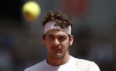 Una pregunta sobre violencia doméstica al verdugo de Medvedev provoca una crisis en Roland Garros