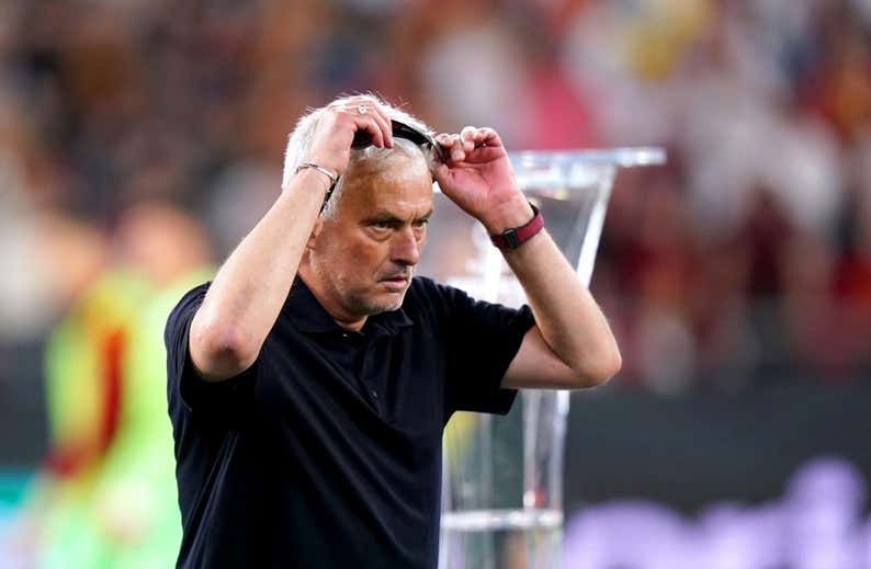 El mal perder de Mourinho dentro y fuera del campo: «¡Fucking UEFA!