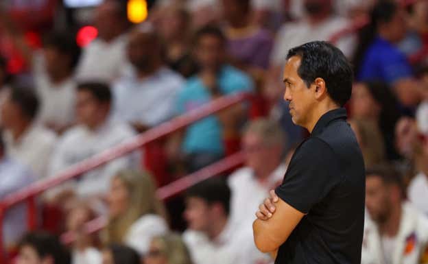 Erik Spoelstra, entrenador de los Miami Heat. AFP