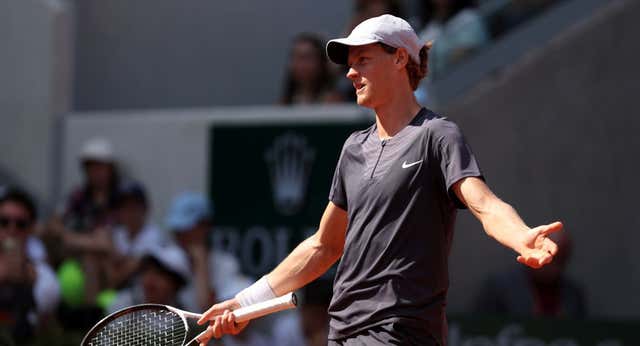 Sinner pincha en segunda ronda y se despide de Roland Garros por la puerta de atrás