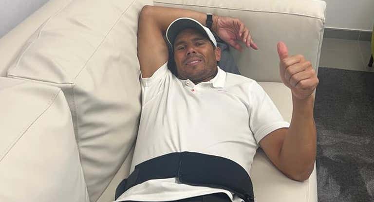 Primera imagen de Rafa Nadal después de la operación en el psoas.