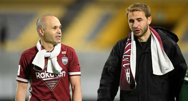 Sergi Samper: «Cuando Iniesta vino a Japón empezó a llenar los estadios»