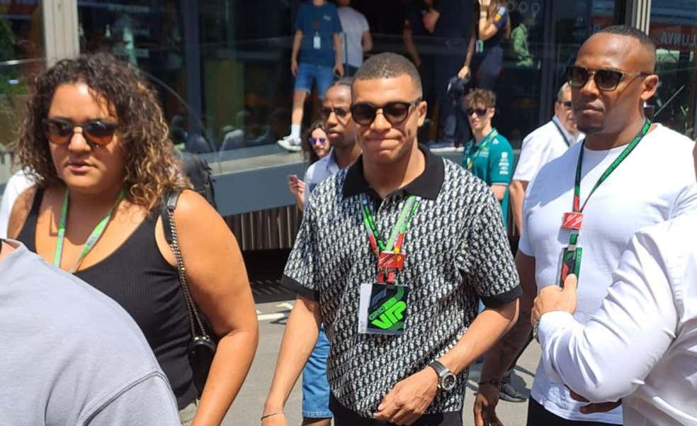 Mbappé, Neymar, DJ Mariio o Michael Douglas también buscan la foto más perseguida del paddock