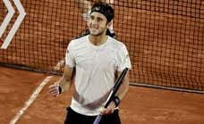 Sobrevivir a un calabozo, al Covid-19 y a la muerte de una hermana para tocar techo en Roland Garros