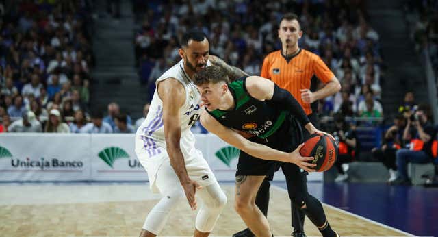 Chus Mateo y Hanga le discutieron el MVP a Yabusele