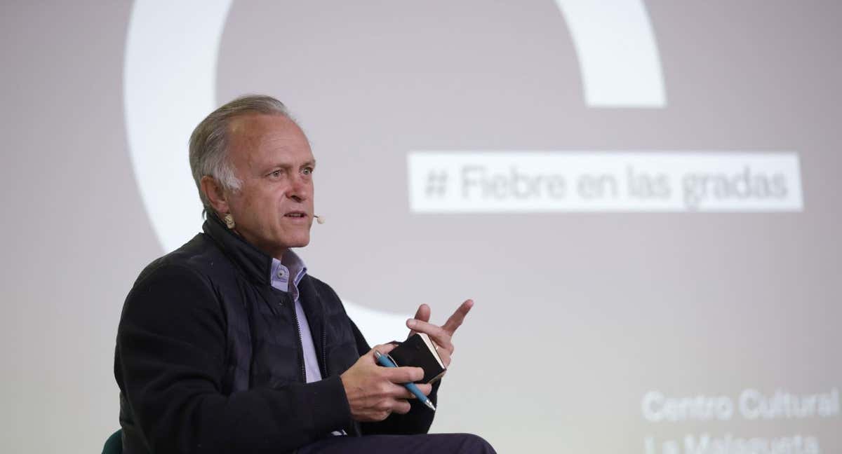 Miguel Pardeza, dando una conferencia. /Miguel Fernández.