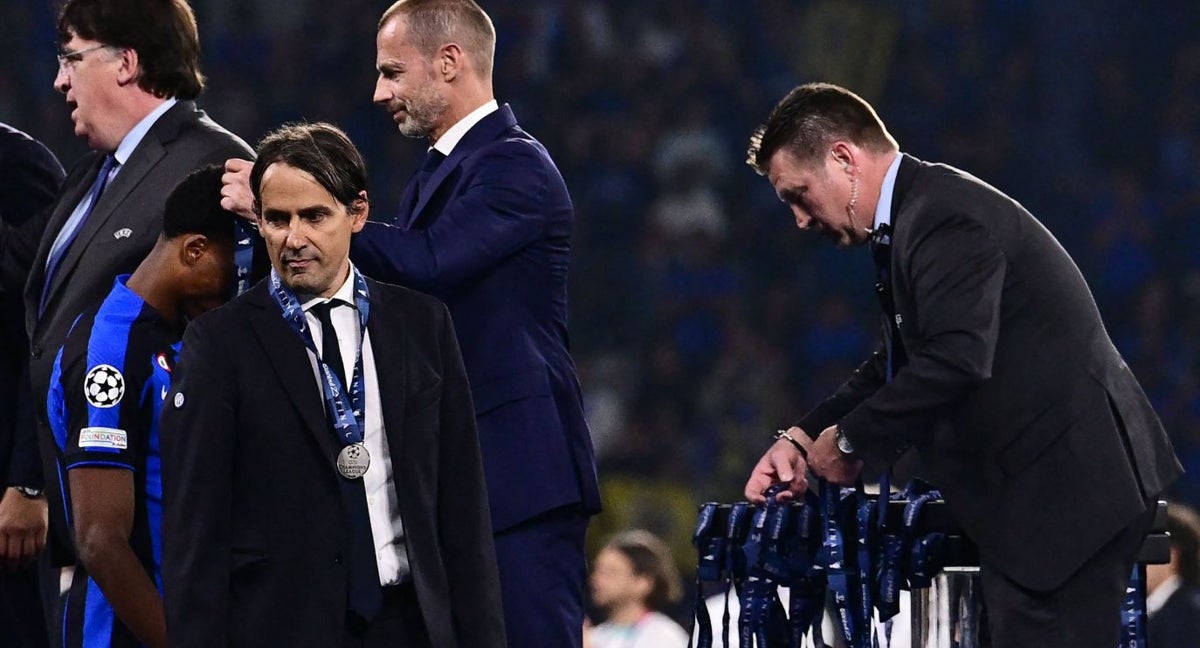 Inzaghi durante la entrega de medallas.