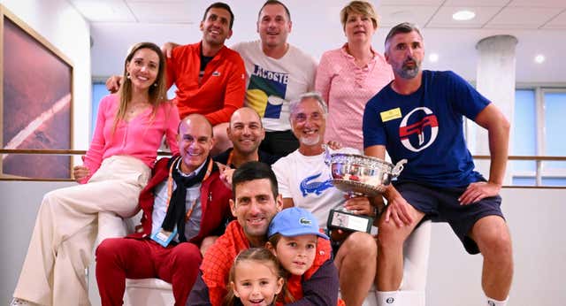 Desconexión en el bosque, ‘cosas de padre’ y la final de Champions: así fueron las horas previas de Djokovic antes de hacer historia