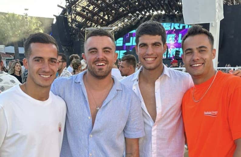 Overbooking de jugadores viendo a Bizarrap en Ibiza: "Tirabas un balón al cielo y no caía"
