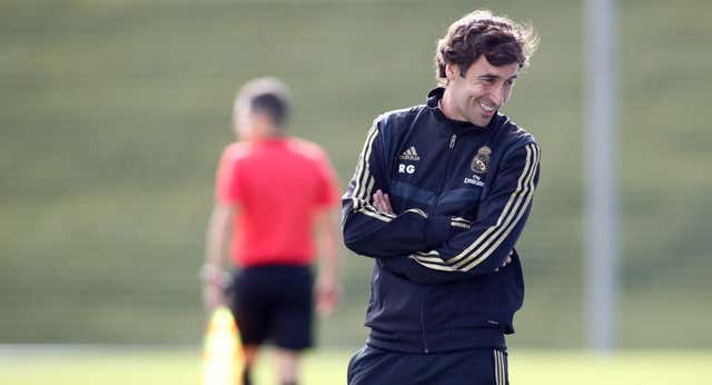 Las razones por las que Raúl quiere seguir en el Real Madrid