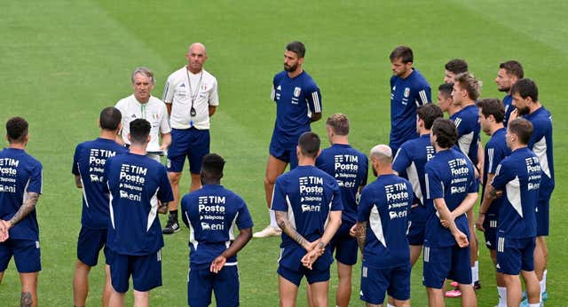 Italia quiere olvidar el fracaso de sus clubes y busca la revancha contra España