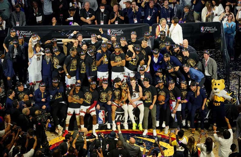 Denver Nuggets Relevo