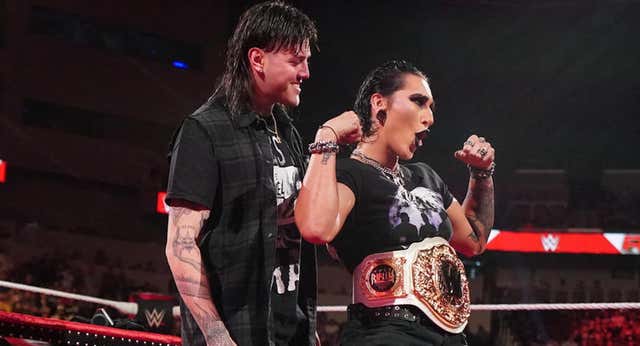 Rhea Ripley pasa a ser campeona mundial femenina en Raw