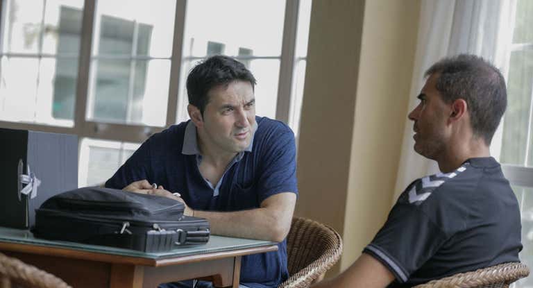 Braulio Vázquez conversa con Gaizka Garitano en su etapa como director deportivo del Valladolid.