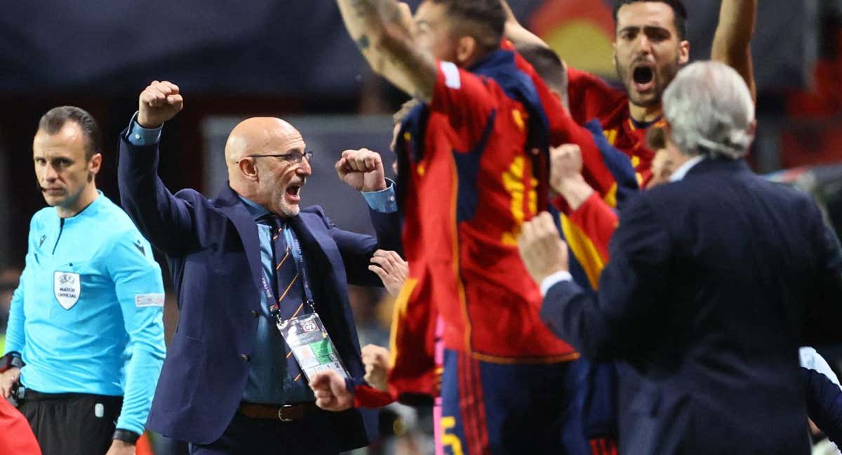 Luis de la Fuente celebra tras el final./REUTERS/Wolfgang Rattay