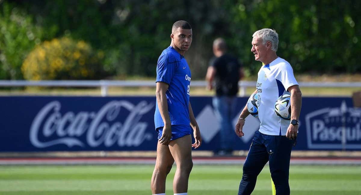 Mbappé, con Deschamps./EFE