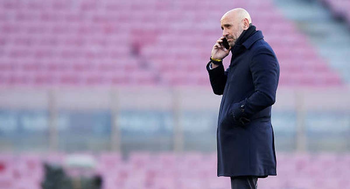 Monchi durante la previo de un partido del Sevilla./GETTY