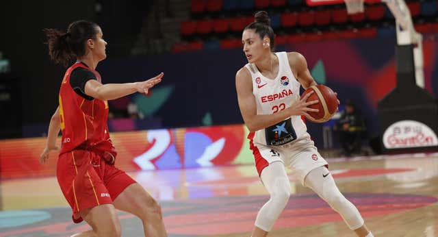 España se resarce a base de triples y sueña con los cuartos