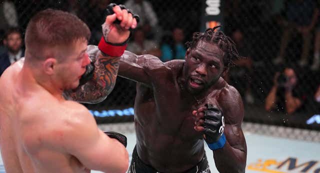 Cannonier se lleva una guerra histórica ante Vettori en el UFC Las Vegas 75
