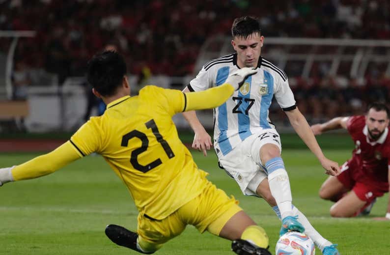 Sin Messi, la nueva generación de Argentina se presenta al mundo