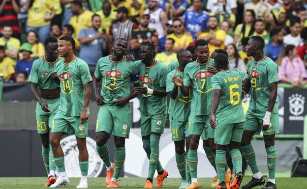 Senegal celebra uno de los goles.  EFE