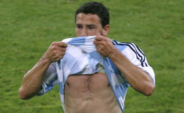 Maxi celebra su golazo a México en el 2006.  EFE
