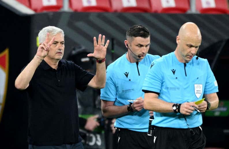 Cuatro partidos de sanción a Mourinho por su comportamiento en la final