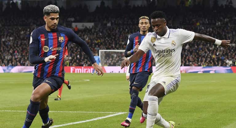 Vinicius, durante un Clásico.
