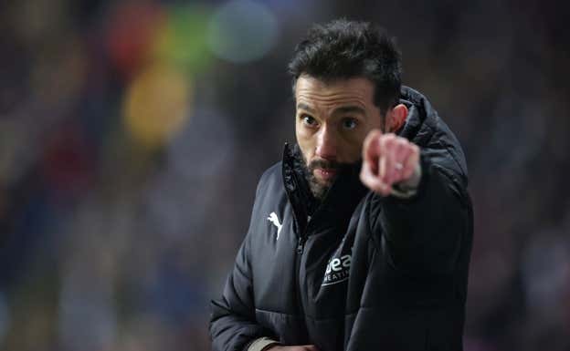 Carlos Corberán en un partido entre el Coventry City y el West Bromwich Albion. PETE NORTON/GETTY IMAGES