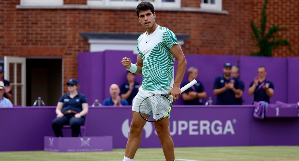 Carlos Alcaraz ya está en la final del torneo de Queen's.