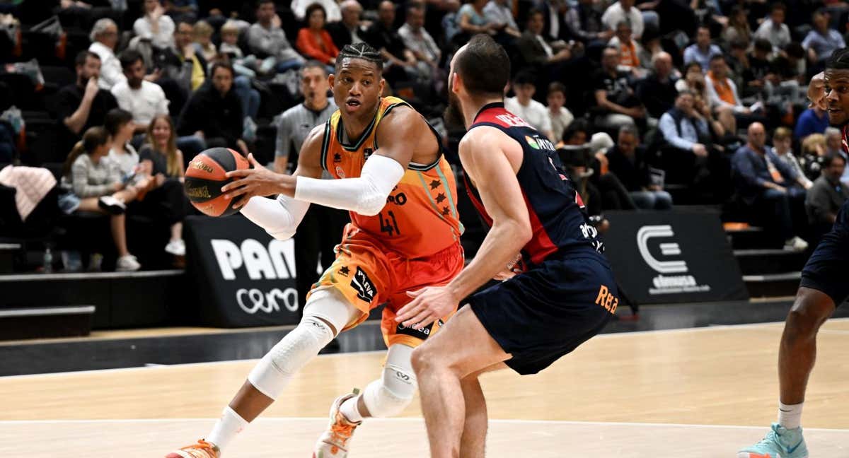 Jasiel Rivero en un partido de Liga Endesa contra Baskonia. /ACB | J.M. Casares