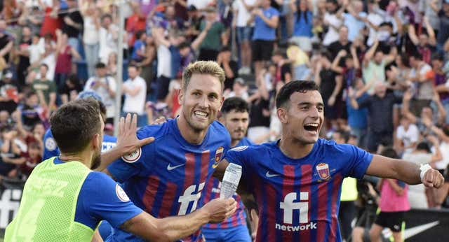 Un épico Eldense deja al Castilla sin ascenso a Segunda
