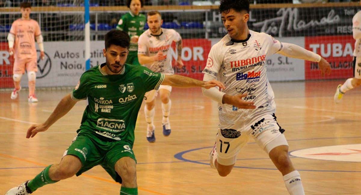 Dani Zurdo frente a Pirata, en un partido entre Osasuna Magna y Noia Portus Apostoli.