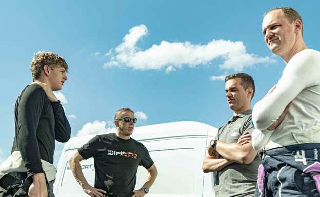 Max McRae junto a su padre Alister, ex piloto oficial del WRC. Dirt Fish