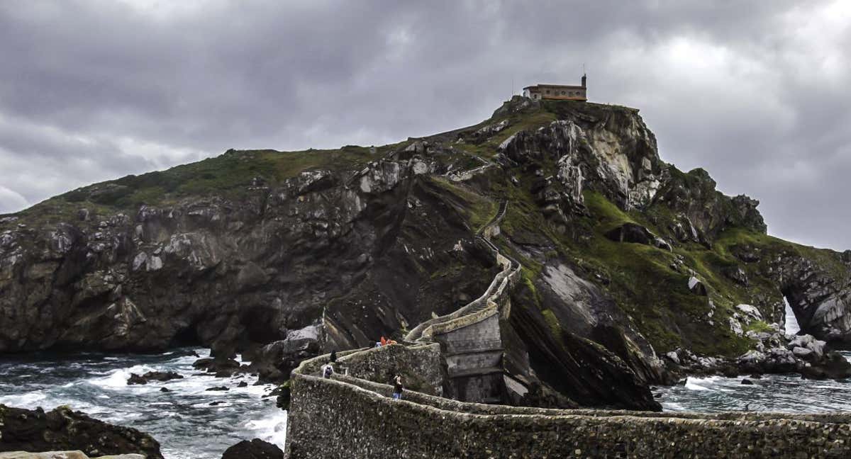 San Juan de Gaztelugatxe, uno rincón idílico de Vizcaya, que se transformó tras el rodaje de Juego de Tronos./Archivo