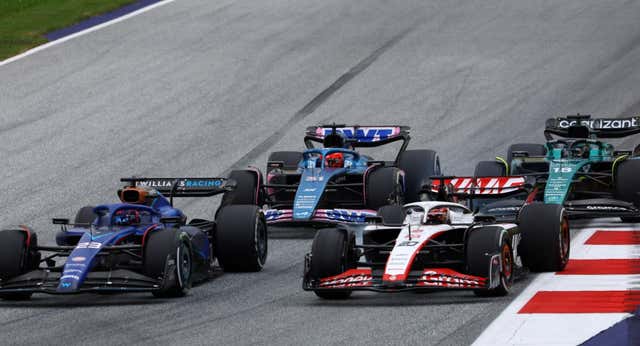 Una protesta de Aston Martin ‘sube’ a Alonso al 5º puesto y descuelga a Sainz al 6º… ¡cinco horas después!