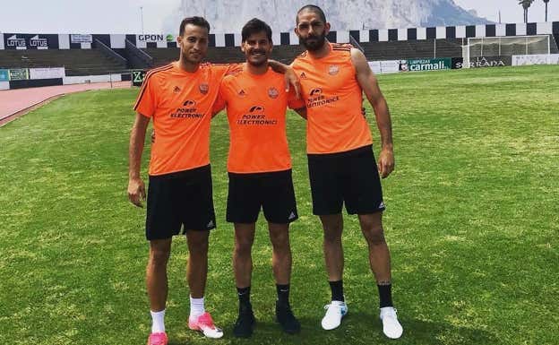Álvaro Muñiz (izda.), Edu Oriol (centro) y Diego Bardanca (dcha.), durante su etapa en el Ibiza.  CEDIDA
