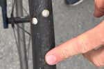 Varios ciclistas denuncian chinchetas en la carretera durante la segunda etapa del Tour de Francia